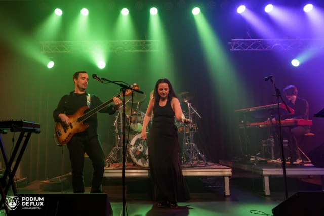 @kingfishersky in @podiumdeflux 

#kingfishersky 
#katebush
#nikonnl
#nikoneurope
#nikonz8
#nikon2470
#music
#cameranu_nl
#instanetherlands
#concert
#live
#musicphotography
#NikonZ7II
#mirrorless
#concertphotography
#onstage
#concerts
#concertphotos
#concertphotograpy
#muziek
#livemuziek
#poppodium
@nikonnl