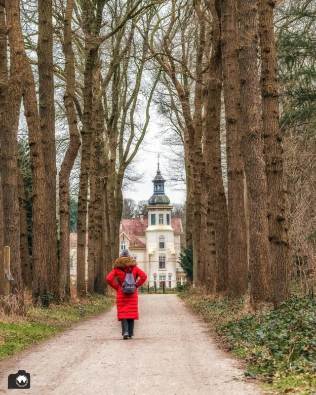 Heb je dat ook wel eens? Je bent een foto aan het maken en dan springt er opeens weer iemand voor. 
We logeerden bij @devriendschapveluwe en deden vanuit daar een korte wandeling bij Oud Groevenbeek. Voor meer informatie kan je het blog lezen : https://www.westphil.nl/wplive/een-weekend-wandelen-vanaf-de-vriendschap-veluwe/ 

#amazingcastle
#bird_brilliance
#buitengewoon_gld
#cameranu_nl
#catch_holland
#country_features
#creatpix
#dutch_connextion
#dutch_shooters
#fiftyshades_of_history
#fortheloveoflanes
#geldersestreken
#heelnederland_fotografeert
#holland_photolovers
#hollandinbeeld
#ig_discover_holland
#ig_estradas
#natures_lights
#natuurmonumenten
#nederland_ontdekt
#raw_alltrees
#raw_architecture
#rawcountry
#splendid_trees
#super_holland
#total_netherlands
#tree_magic
#visitveluwe
#your_trees
#zoomnl

@amazingshots_castle
@bird_brilliance
@buitengewoon_gld
@cameranu_nl
@catch_holland
@cameraland_nl
@creatpix
@dutch__connextion
@dutch.shooters
@fiftyshades_of_history
@fortheloveoflanes
@geldersestreken
@honeyguide.nl
@holland_photolovers
@hollandinbeeld
@ig_discover_holland
@ig_estradas
@natures.lights
@natuurmonumenten
@nederland_ontdekt
@raw_alltrees
@raw_architecture__
@wandel_nl
@splendid_trees
@super_holland
@total_netherlands
@tree_magic
@visitveluwe
@your_trees__
@zoomnl